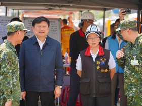 童子賢揭花蓮善款繞一手主角，不是徐榛蔚「根本傅崐萁」：充滿時空錯置的苦旦戲，嗆要辭職是唱空頭支票
